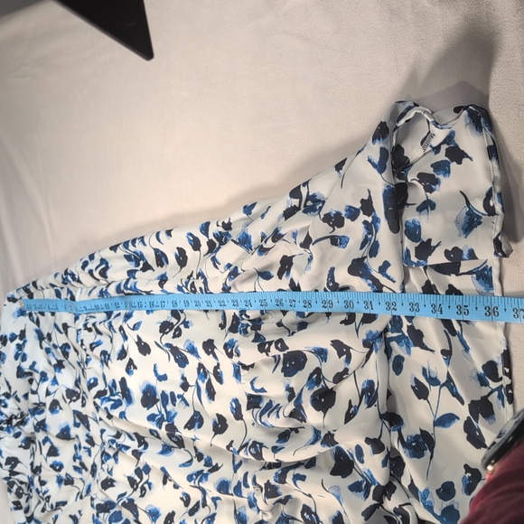 Elizabeth & James Blue & White Floral Sleeveless Maxi Dress Size Med - Picture 11 of 14